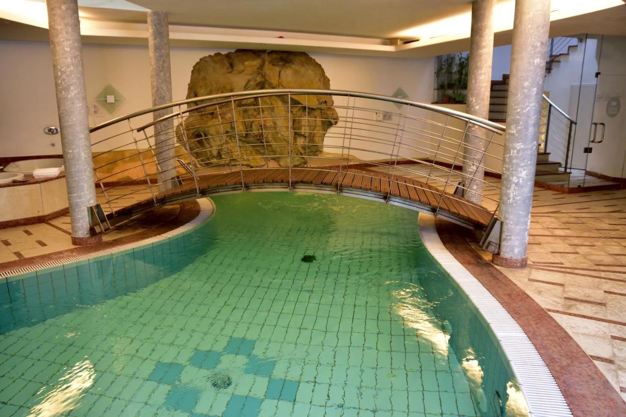 Hotel Krone Brunico Zewnętrze zdjęcie