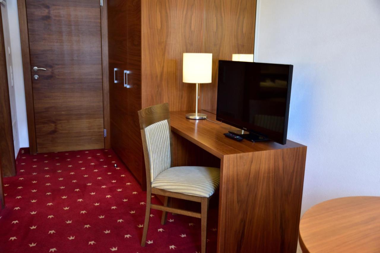Hotel Krone Brunico Zewnętrze zdjęcie