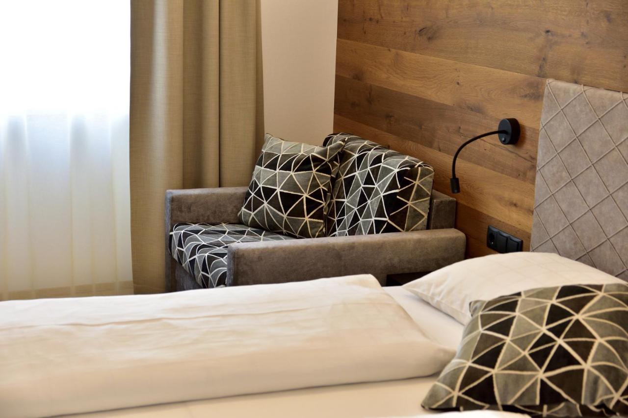 Hotel Krone Brunico Zewnętrze zdjęcie