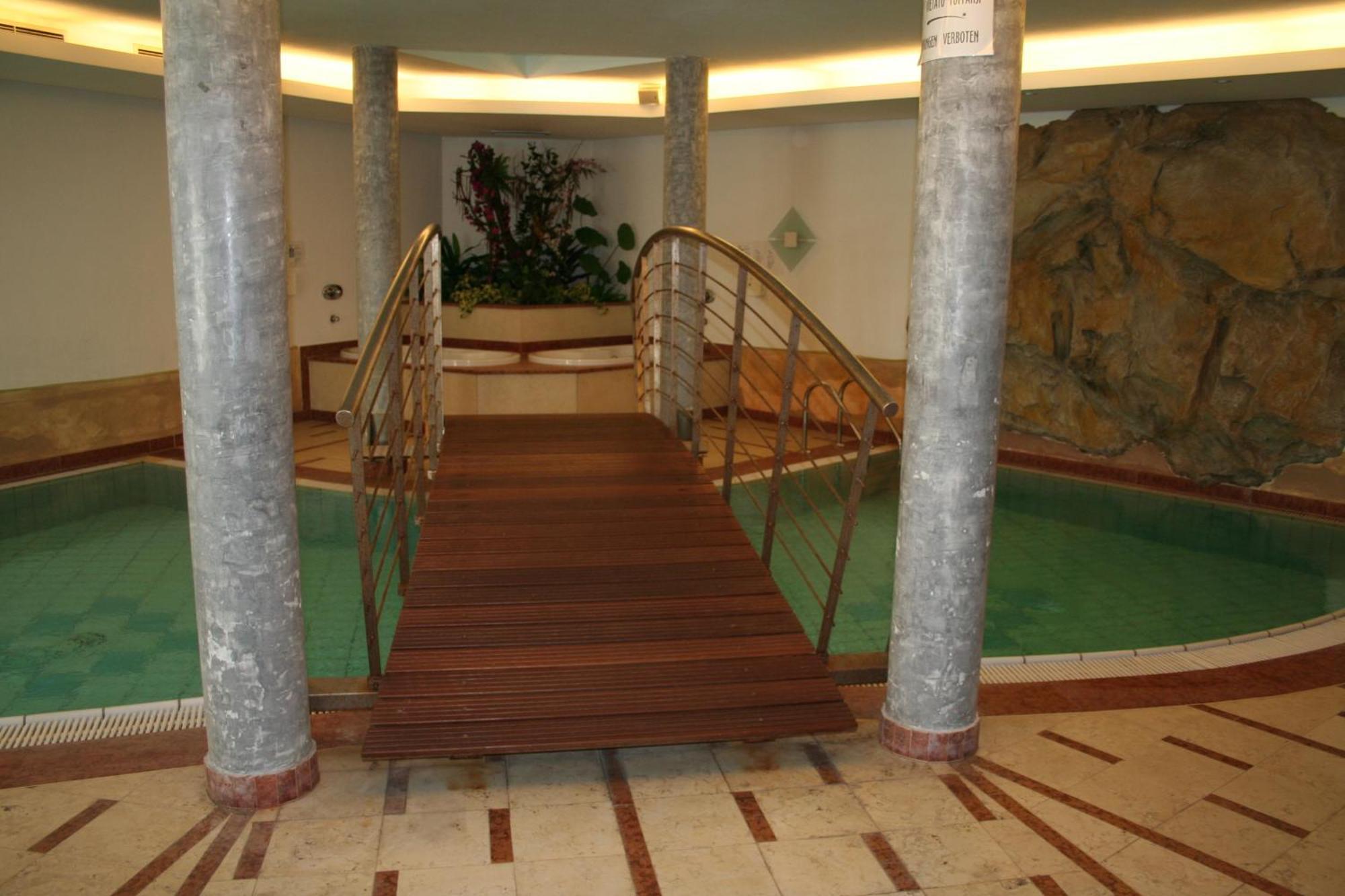 Hotel Krone Brunico Zewnętrze zdjęcie