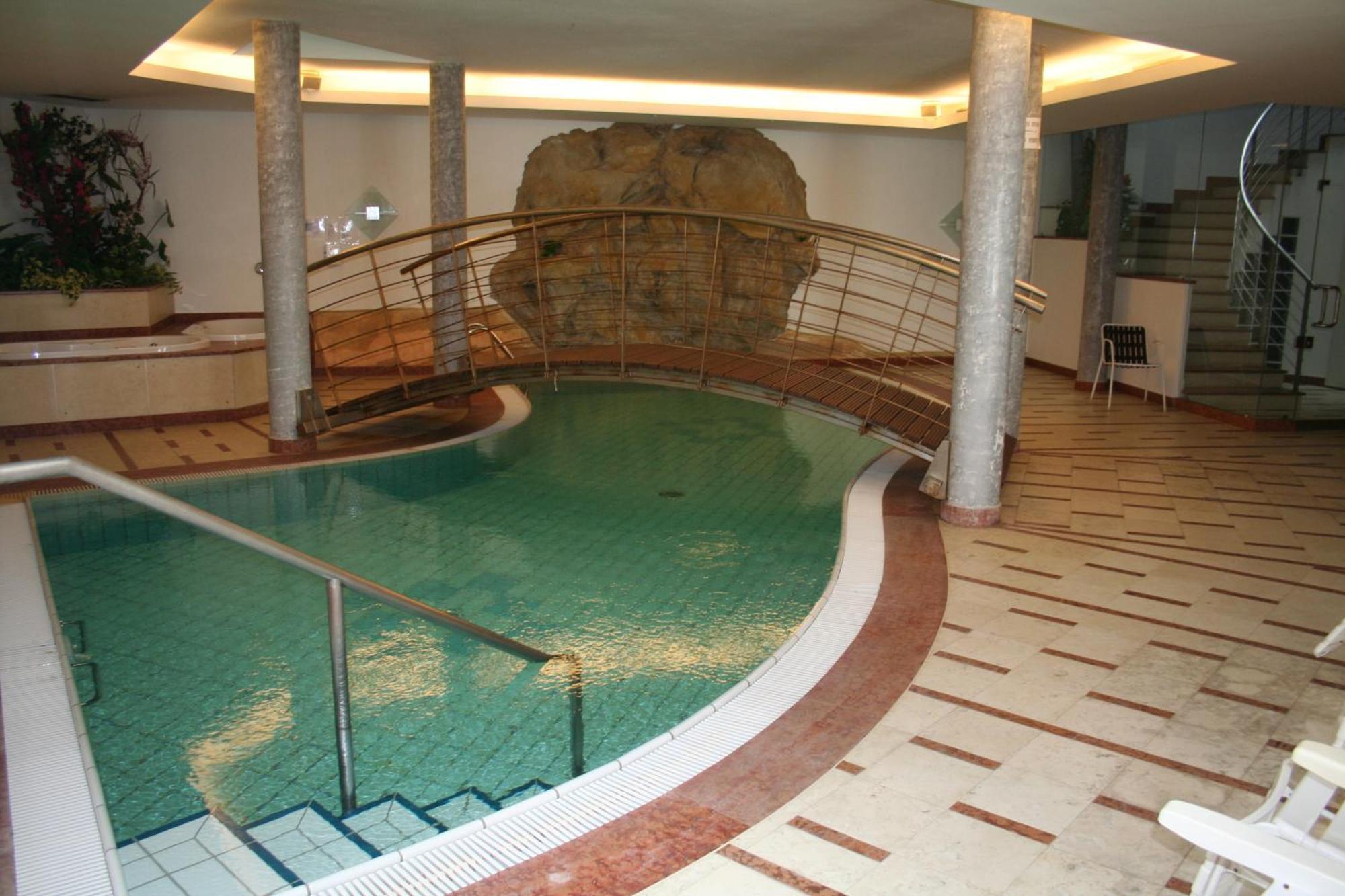 Hotel Krone Brunico Zewnętrze zdjęcie